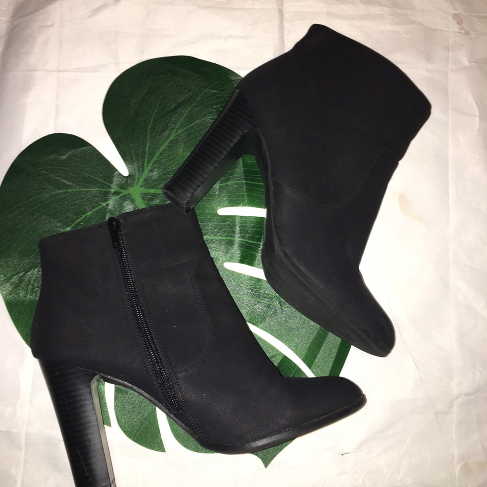 Faux suede black boots size 8 1/2